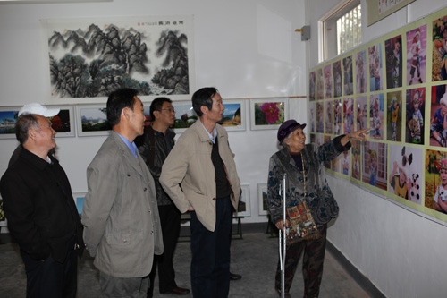 国家授时中心举办离退休职工喜迎十八大书画摄影展